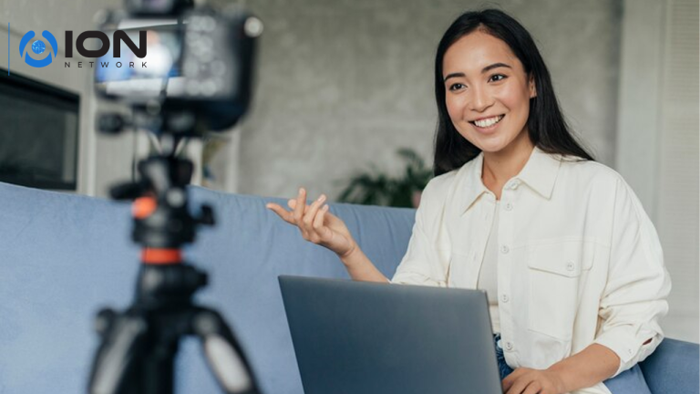 Vlog Adalah Pengertian, Jenis, Kelebihan