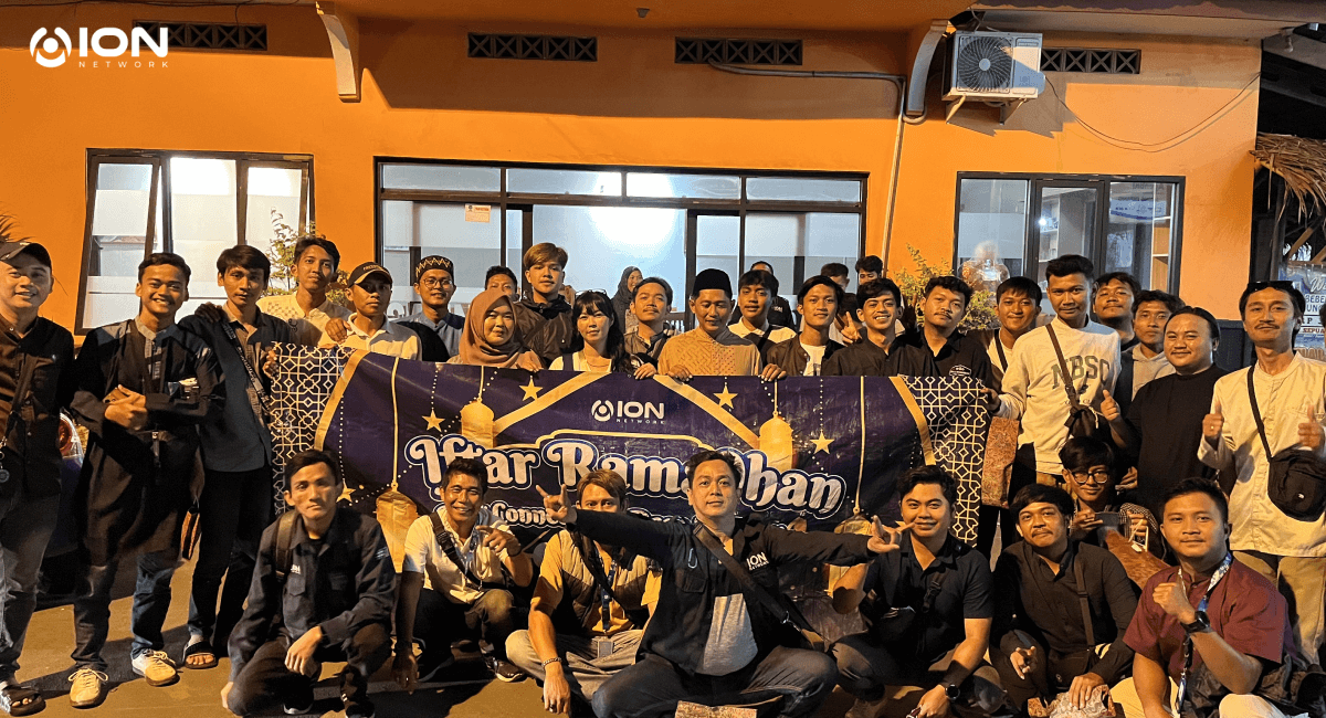 Bukber Internal ION Network Subang Perkuat Kekompakan Tim di Saung Empang