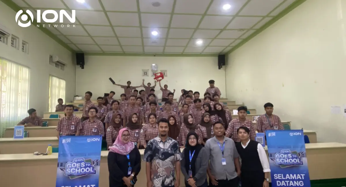 ION Network Berbagi Wawasan Teknologi Fiber Optik dan FTTH Bersama Siswa SMKN 2 Surabaya